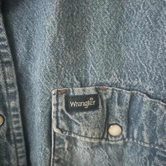 Wrangler Blue Denim Casual Button Down Shirt - Picture 4 of 5